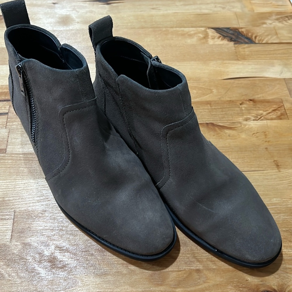 Ugg waterproof bootie size 9 color is more of a charcoal